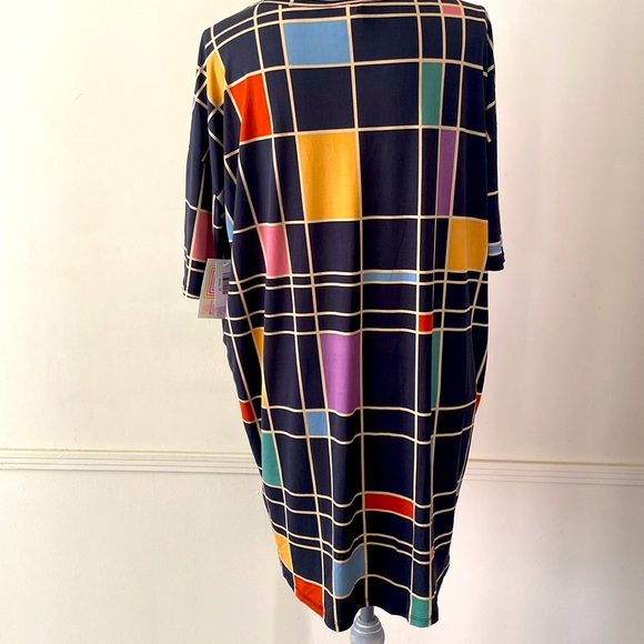 LuLaRoe “IRMA” HIGH-LOW TUNIC OVERSIZED TOP SIZE MEDIUM 🌟NWT🌟 - Picture 6 of 11